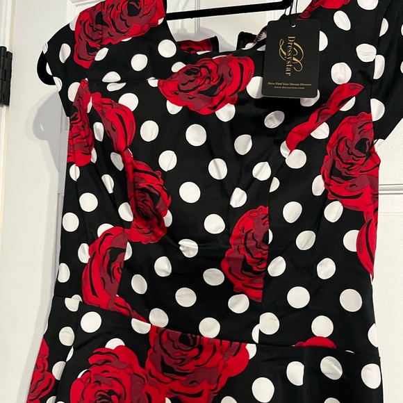 Women’s dress - Picture 1 of 6